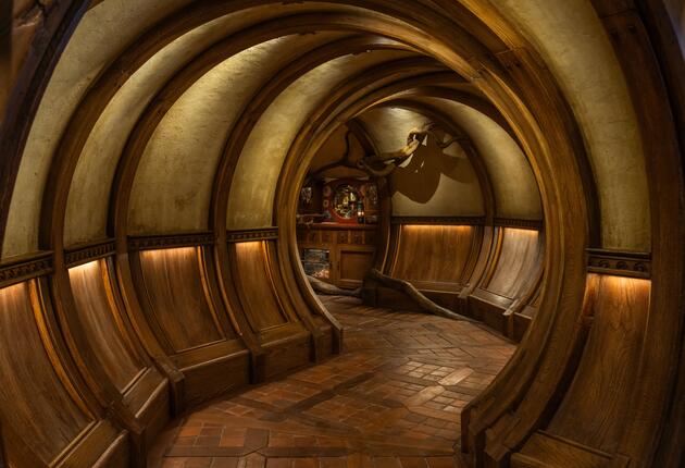 Bring Middle‑earth™ to life with these amazing behind-the-scenes film tours for 'The Hobbit'. 